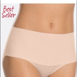 NWT 3 SPANX Undie-Detectable Brief M